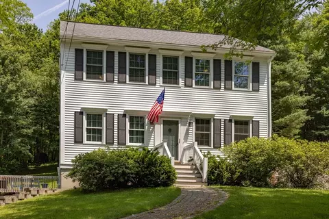 67 Madison St, Amesbury, MA 01913