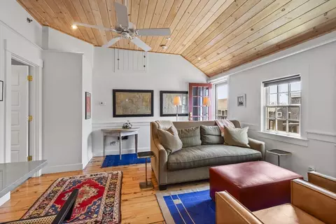 381 Commercial St #10, Provincetown, MA 02657