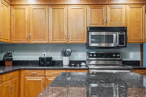 Kitchen - 32 Berkeley, Pelham, NH 03076 photo 4 of 4