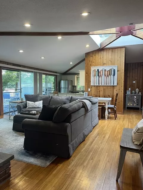 233 Hooppole Rd, Mashpee, MA 02649 photo 10