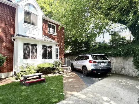 12 Cozy St #12, Watertown, MA 02472