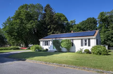 6 Almy St, Fairhaven, MA 02719