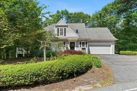 152 Algonquin, Mashpee, MA 02649 photo 2