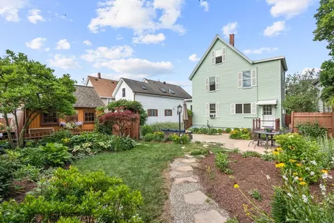 Exterior - 25 Autumn St, Everett, MA 02149 photo 7 of 9