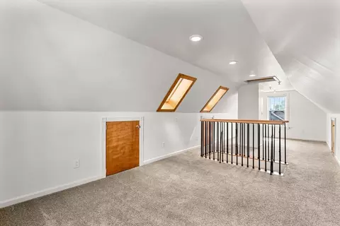 Entry Way - 25 Autumn St, Everett, MA 02149 photo 4 of 5