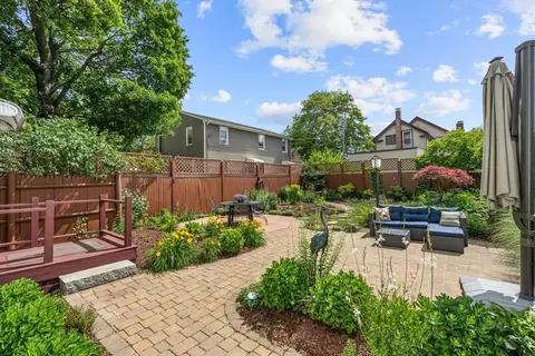 Exterior - 25 Autumn St, Everett, MA 02149 photo 6 of 9
