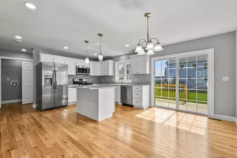 218 Tuttle St, Fall River, MA 02724 photo 9