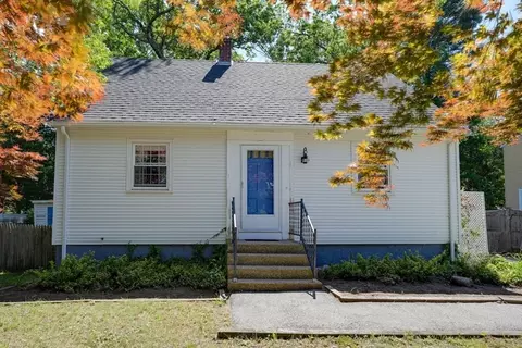 22 Willis Lake Dr, Sudbury, MA 01776