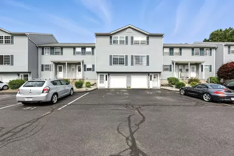50 Waters Edge #50, Ludlow, MA 01056