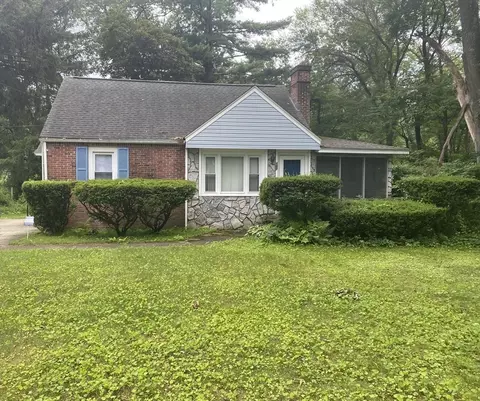 107 Rollins St, Springfield, MA 01109