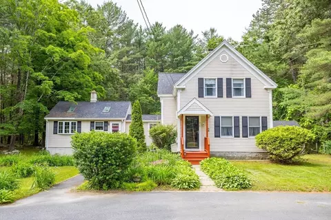 216 Dunstable Rd, Chelmsford, MA 01863