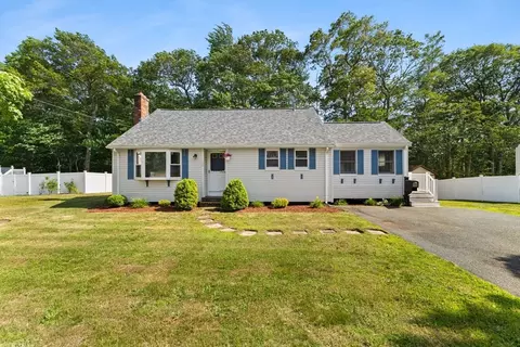 105 Dixon Rd, Brockton, MA 02302