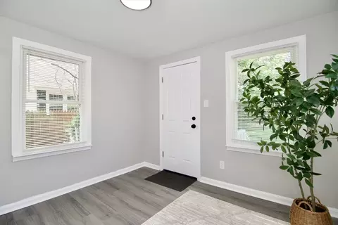 Entry Way - 100 Haskin St, Springfield, MA 01109 photo 2 of 4