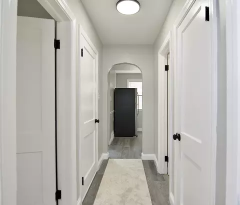 Entry Way - 100 Haskin St, Springfield, MA 01109 photo 3 of 4