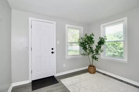 Entry Way - 100 Haskin St, Springfield, MA 01109 photo 1 of 4