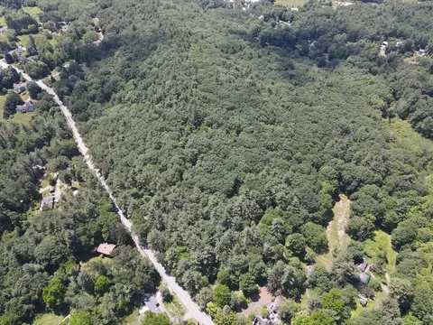 87 Ayer Rd, Harvard, MA 01451