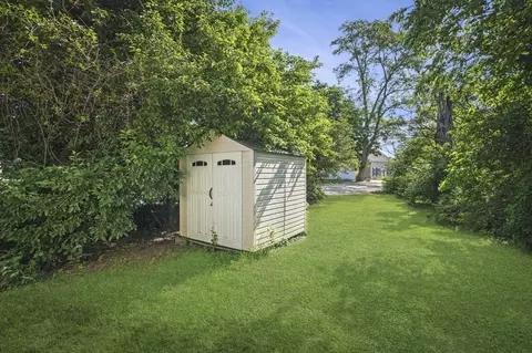 41 Endicott St, Danvers, MA 01923 photo 4