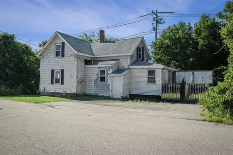 41 Endicott St, Danvers, MA 01923 photo 3