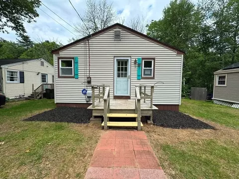 5 Roberts Park Rd, Holland, MA 01521