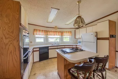 6 Emerald Pl, Raynham, MA 02767 photo 8