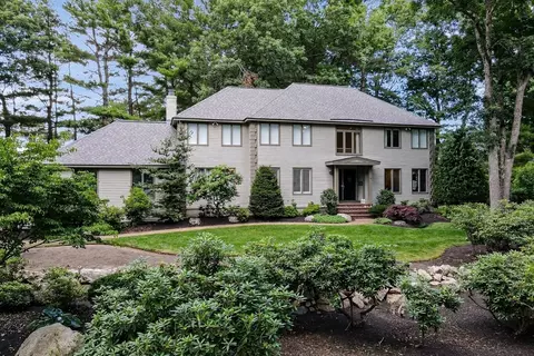 28 Smithshire Ests, Andover, MA 01810