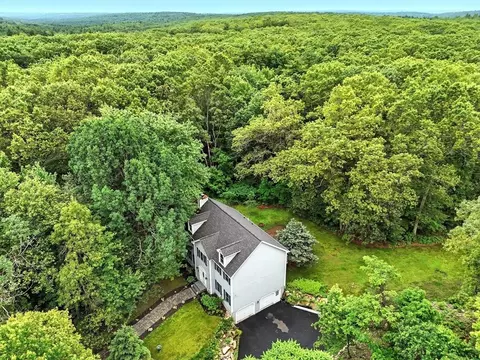 244 North St, Upton, MA 01568 photo 2