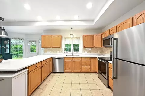 244 North St, Upton, MA 01568 photo 6
