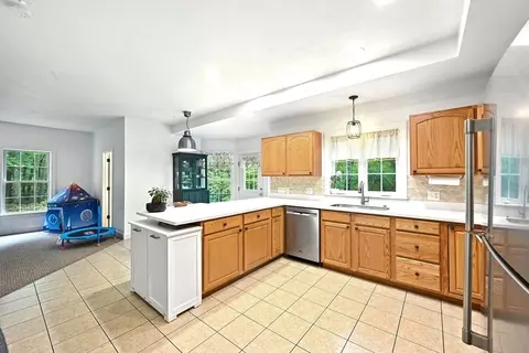 244 North St, Upton, MA 01568 photo 12