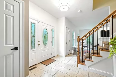 244 North St, Upton, MA 01568 photo 4