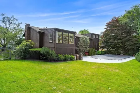 4 Gerald Rd, Marblehead, MA 01945 photo 2