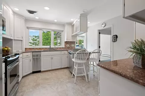 4 Gerald Rd, Marblehead, MA 01945 photo 10