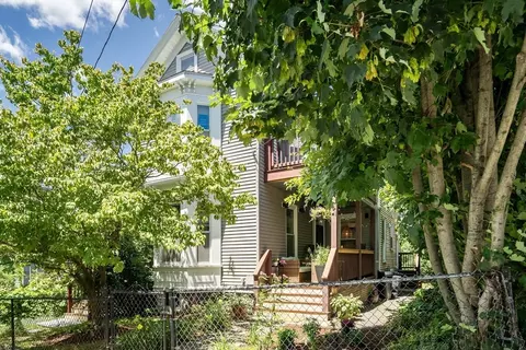 5 Mendell Way #1, Jamaica Plain, MA 02130