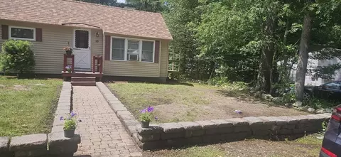 15 Violet St, Lakeville, MA 02347
