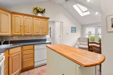 47 Chippewa Dr, Buzzards Bay, MA 02532 photo 7