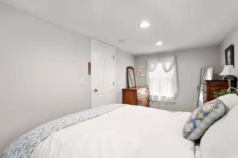 47 Chippewa Dr, Buzzards Bay, MA 02532 photo 12