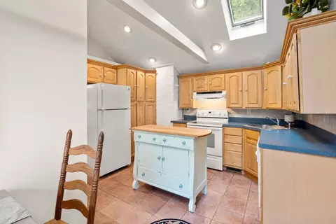 47 Chippewa Dr, Buzzards Bay, MA 02532 photo 5