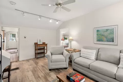 47 Chippewa Dr, Buzzards Bay, MA 02532 photo 16