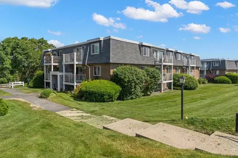 145 Essex Ave #309, Gloucester, MA 01930