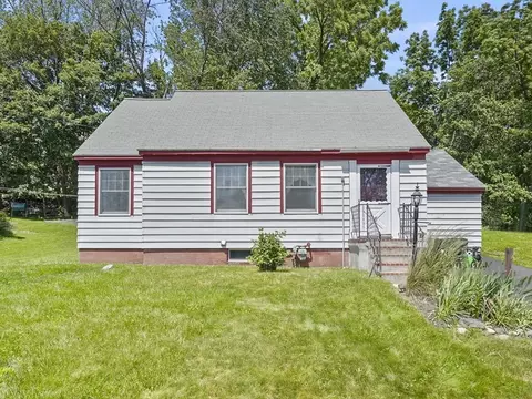 18 Stover Ct, Amesbury, MA 01913
