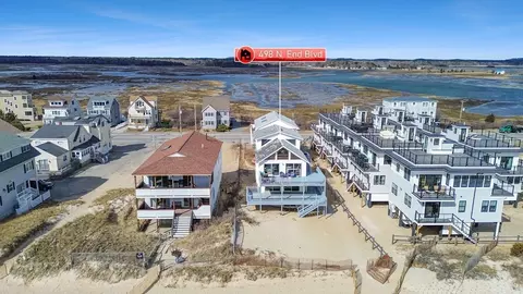 498 N End Blvd, Salisbury, MA 01952