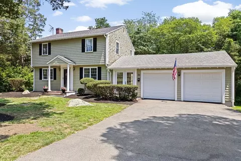 32 Gannett Pasture Ln, Scituate, MA 02066