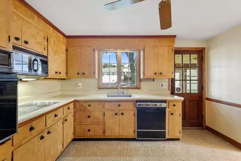 29 Gregory Rd, Wakefield, MA 01880 photo 13