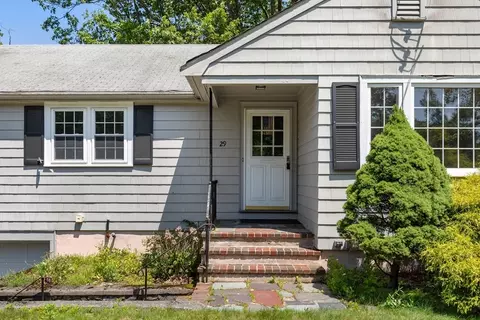 29 Gregory Rd, Wakefield, MA 01880 photo 4