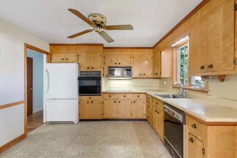 29 Gregory Rd, Wakefield, MA 01880 photo 12