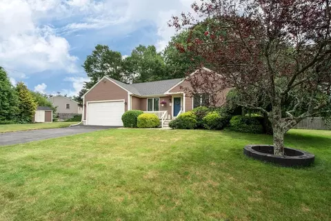 20 Eleanor Ln, Rockland, MA 02370