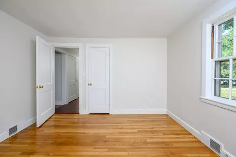 Bedroom - 30 Huntley Rd, Hingham, MA 02043 photo 2 of 6