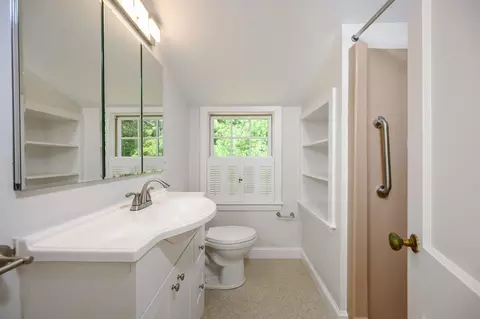 Bath - 30 Huntley Rd, Hingham, MA 02043 photo 2 of 2