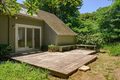 Exterior - 30 Huntley Rd, Hingham, MA 02043 photo 5 of 8