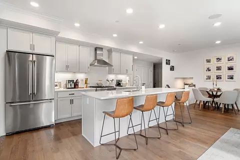 136-138 Neponset Ave #1, Boston, MA 02122