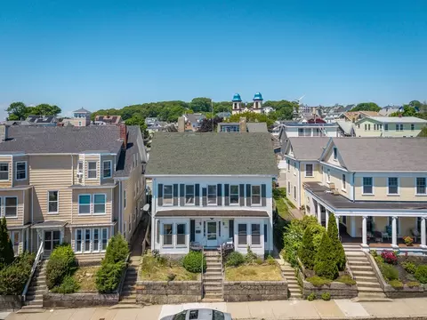 300-302 Main St, Gloucester, MA 01930